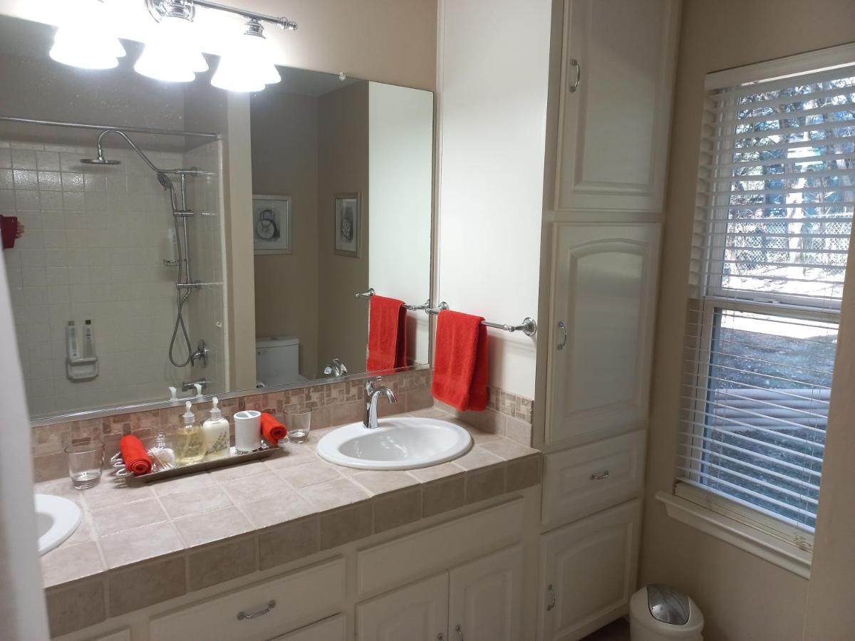 King Bed In Relaxing Oasis, With Free Snack/Wi-Fi/Parking Apartment San Marcos Exterior photo